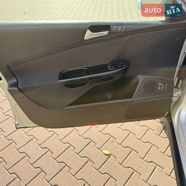 Седан Volkswagen Passat 2009 в Виннице