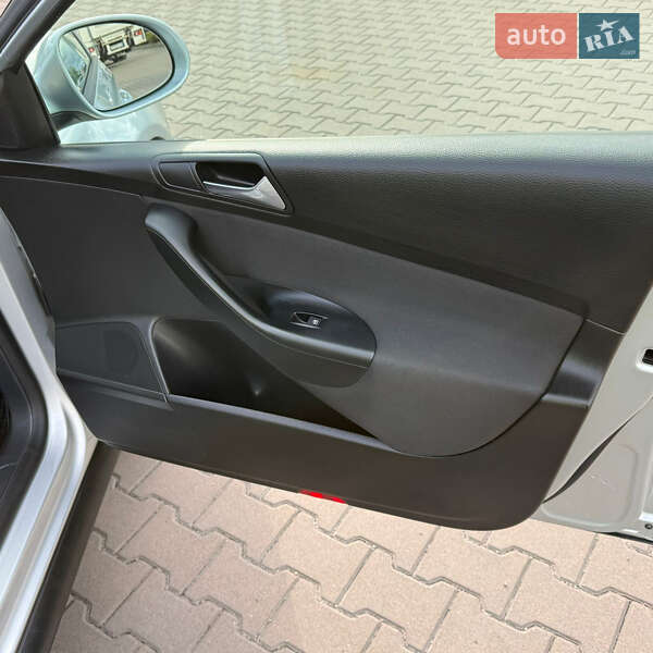 Седан Volkswagen Passat 2009 в Виннице