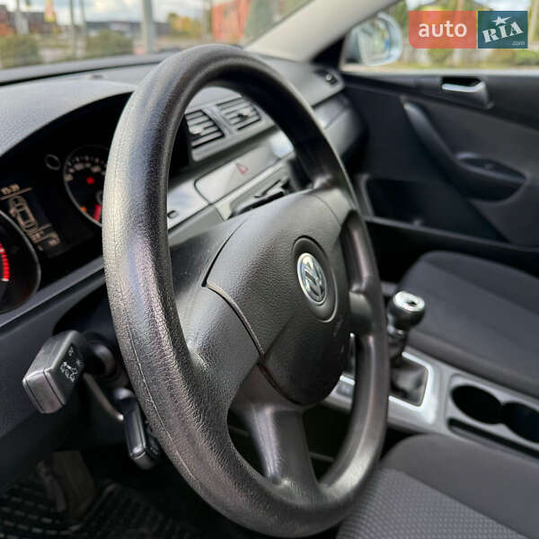 Седан Volkswagen Passat 2009 в Виннице