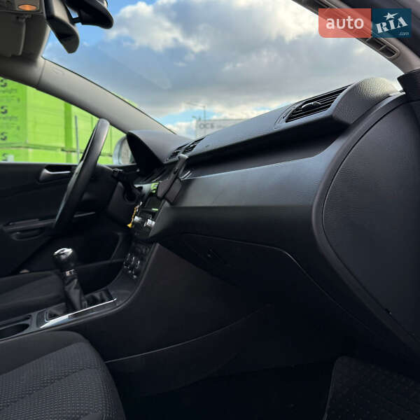 Седан Volkswagen Passat 2009 в Виннице