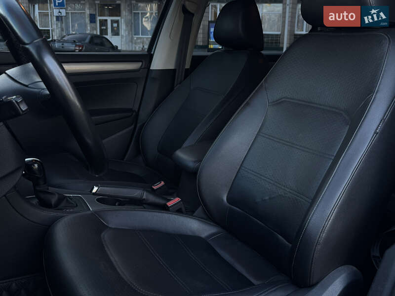 Седан Volkswagen Passat 2012 в Николаеве