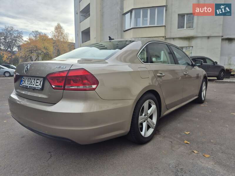 Седан Volkswagen Passat 2014 в Рівному