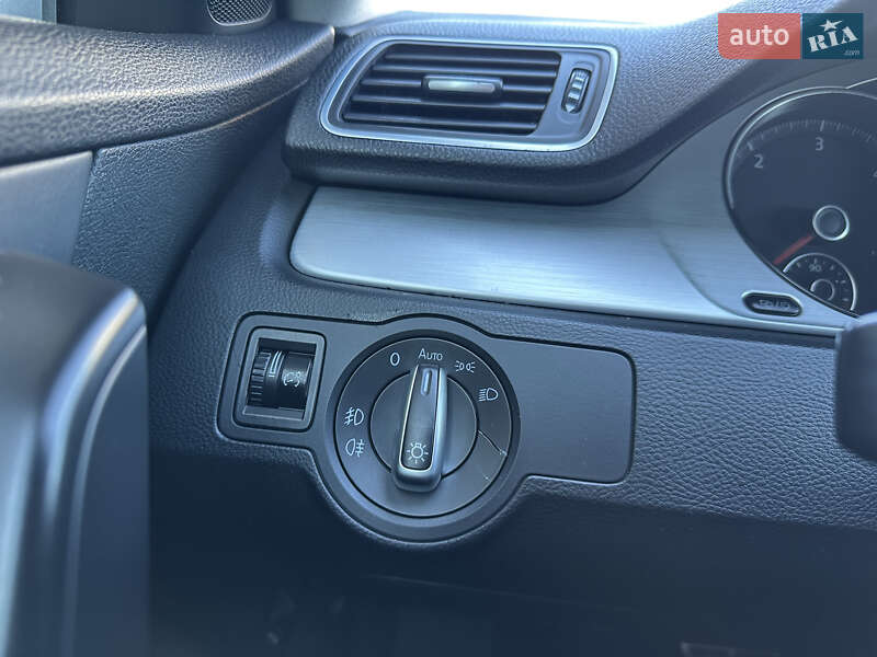 Універсал Volkswagen Passat 2014 в Львові