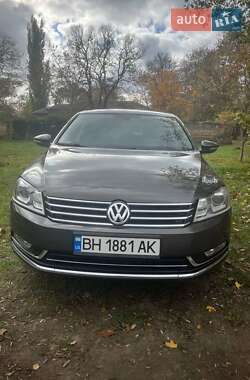 Седан Volkswagen Passat 2013 в Одессе