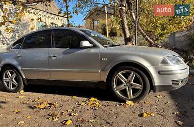 Седан Volkswagen Passat 2003 в Києві