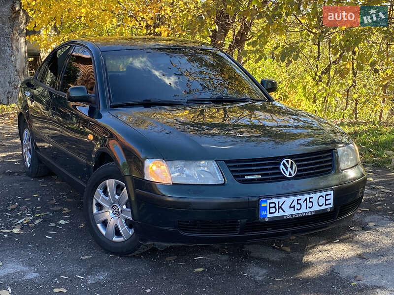 Седан Volkswagen Passat 1999 в Бориславе