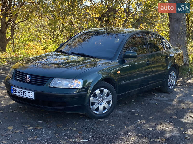 Седан Volkswagen Passat 1999 в Бориславе