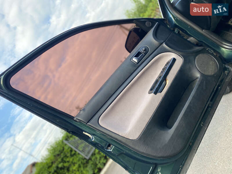 Седан Volkswagen Passat 1999 в Бориславе