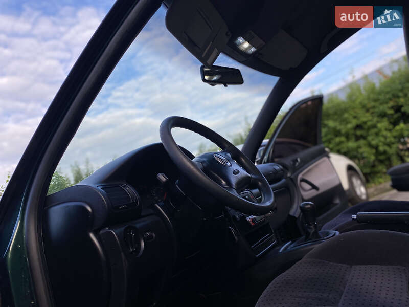 Седан Volkswagen Passat 1999 в Бориславе