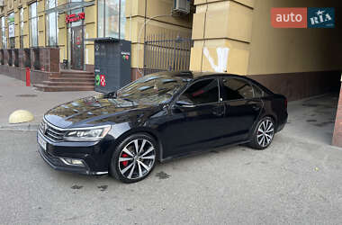 Седан Volkswagen Passat 2018 в Києві