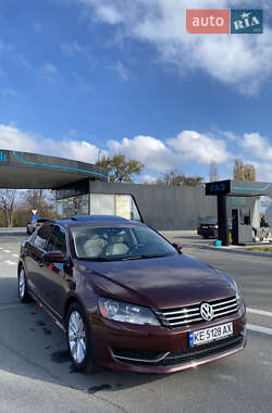 Седан Volkswagen Passat 2011 в Дніпрі
