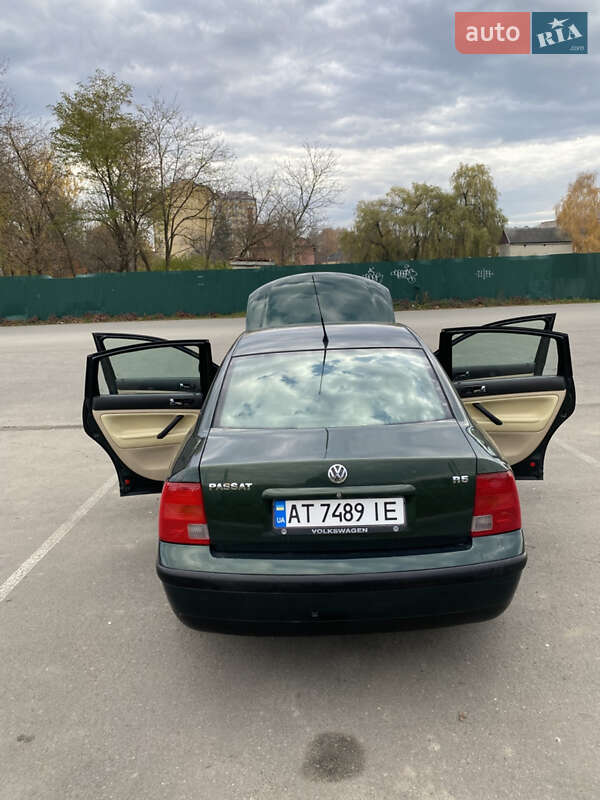 Седан Volkswagen Passat 1998 в Ивано-Франковске