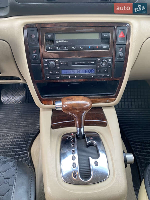 Седан Volkswagen Passat 1998 в Ивано-Франковске