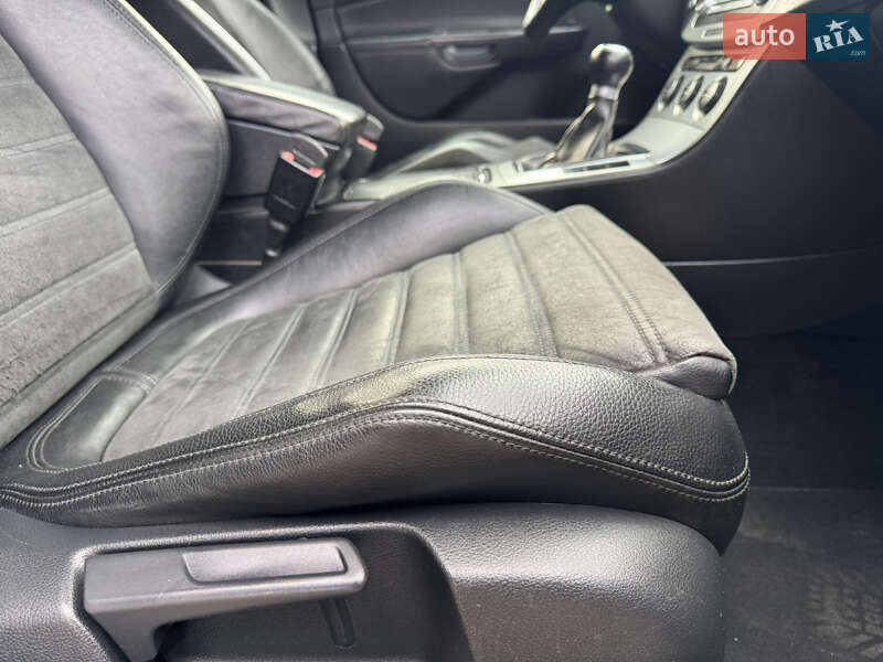 Универсал Volkswagen Passat 2007 в Ровно