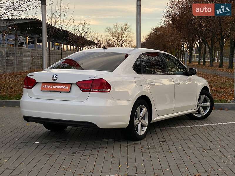 Седан Volkswagen Passat 2014 в Днепре фото 6 Седан Volkswagen Passat 2014 в Днепре