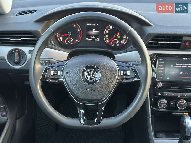 Седан Volkswagen Passat 2021 в Киеве