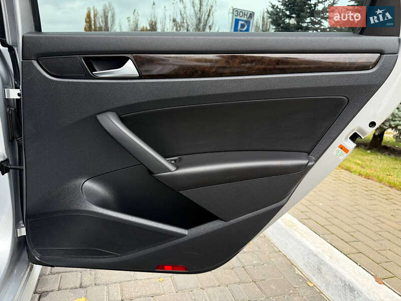 Седан Volkswagen Passat 2014 в Одесі фото 45 Седан Volkswagen Passat 2014 в Одесі