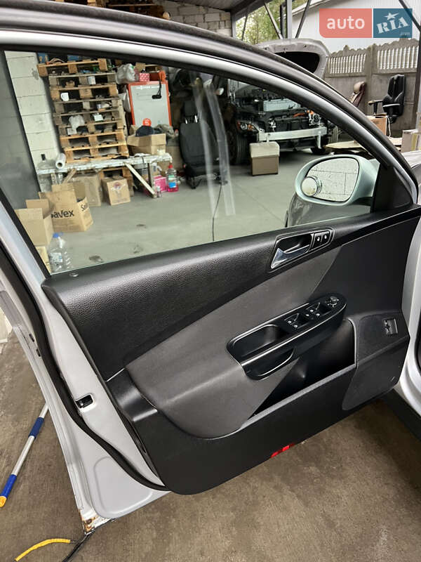 Седан Volkswagen Passat 2006 в Трускавце