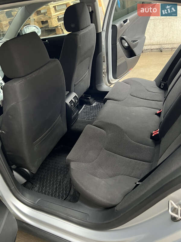 Седан Volkswagen Passat 2006 в Трускавце