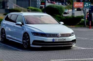 Универсал Volkswagen Passat 2016 в Киеве