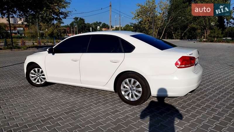 Седан Volkswagen Passat 2014 в Кропивницком