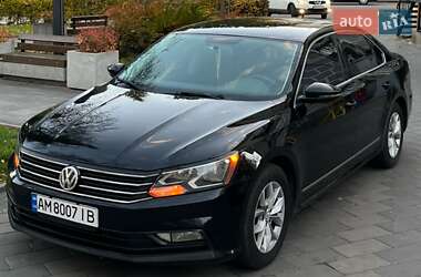 Седан Volkswagen Passat 2016 в Житомирі