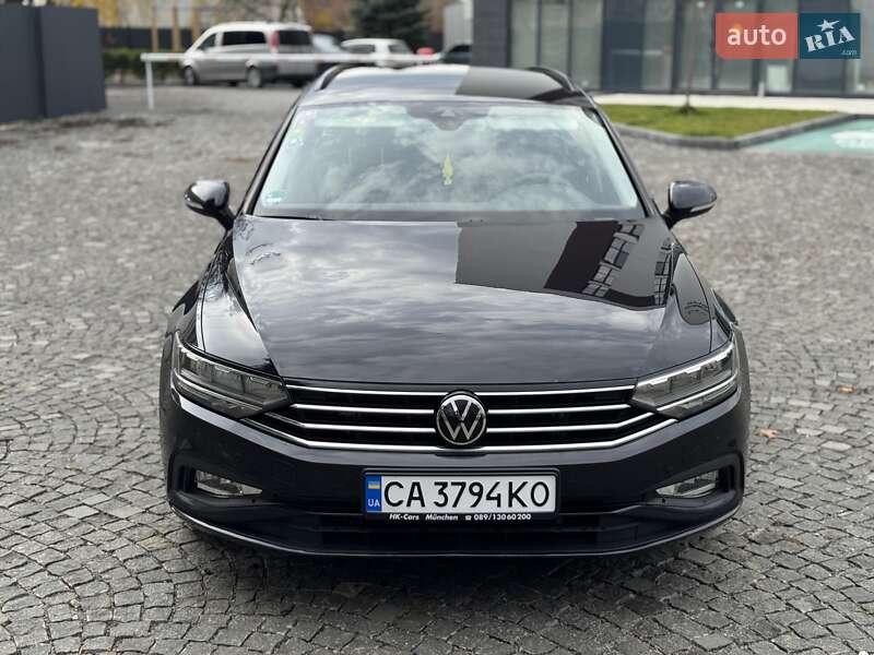 Универсал Volkswagen Passat 2021 в Сваляве