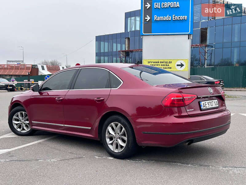 Седан Volkswagen Passat 2016 в Киеве