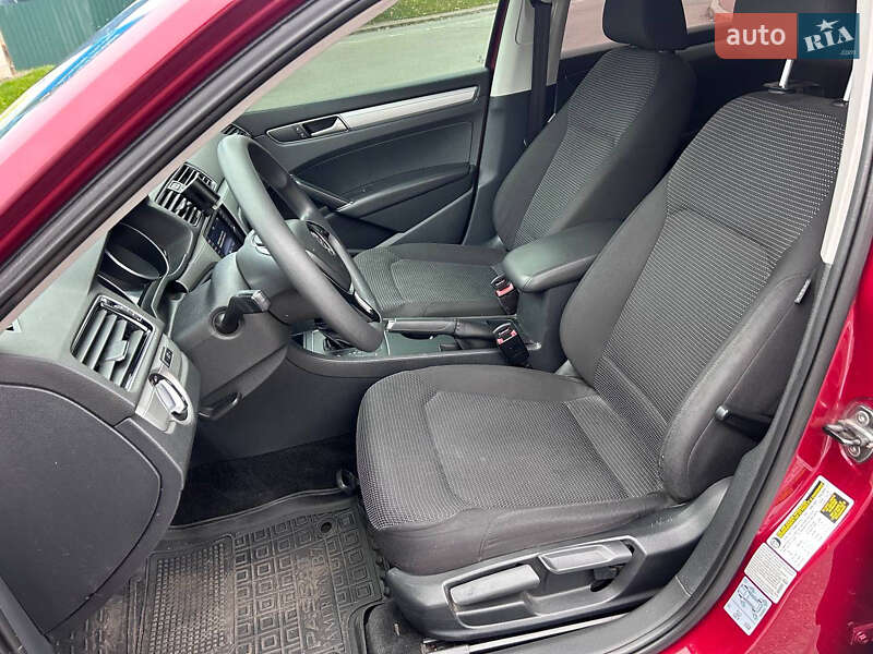 Седан Volkswagen Passat 2016 в Киеве