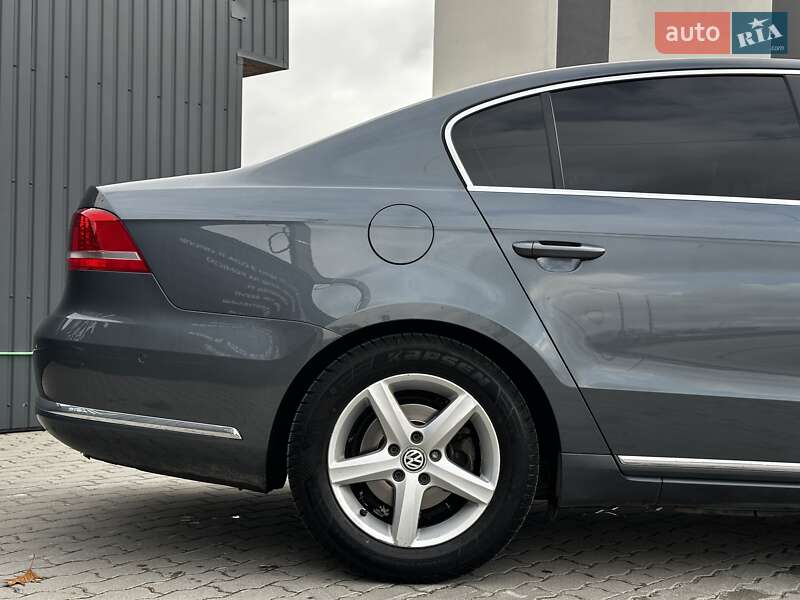 Седан Volkswagen Passat 2014 в Львове