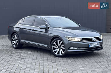 Седан Volkswagen Passat 2015 в Сарнах