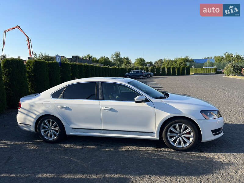 Седан Volkswagen Passat 2012 в Львове