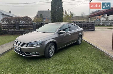 Седан Volkswagen Passat 2012 в Черновцах