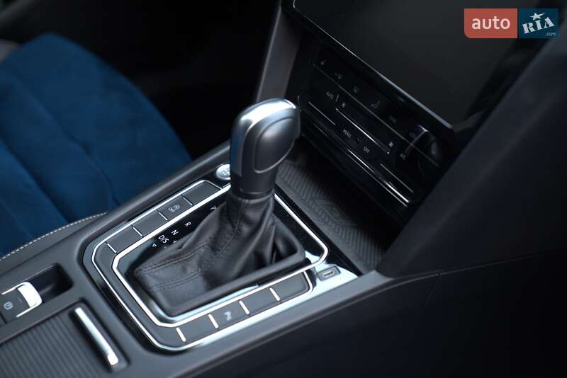 Універсал Volkswagen Passat 2020 в Полтаві