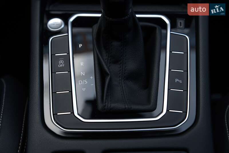 Універсал Volkswagen Passat 2020 в Полтаві