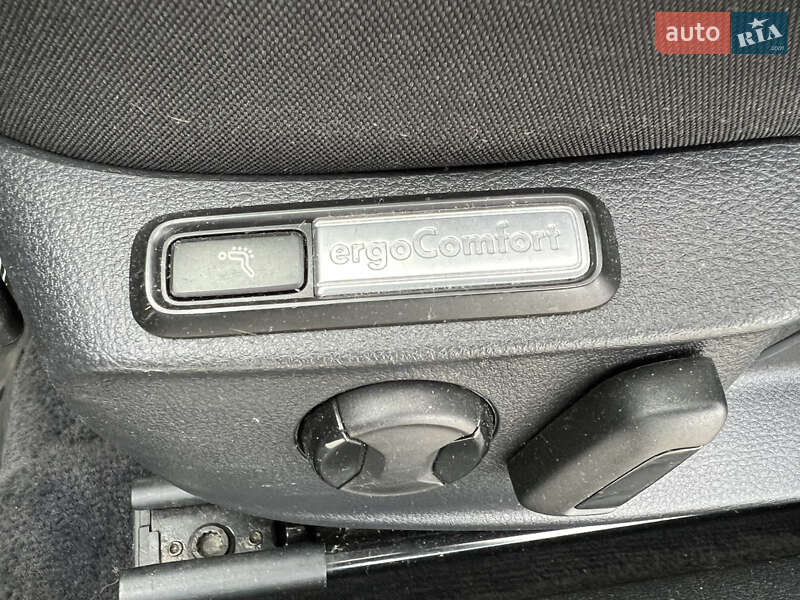 Универсал Volkswagen Passat 2015 в Львове фото 21 Универсал Volkswagen Passat 2015 в Львове