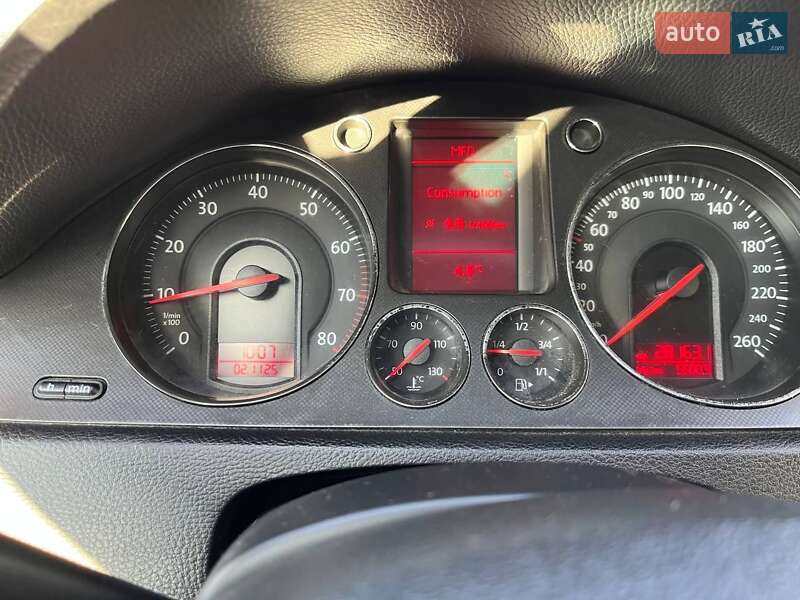Седан Volkswagen Passat 2006 в Горбовой фото 15 Седан Volkswagen Passat 2006 в Горбовой