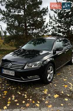 Седан Volkswagen Passat 2011 в Киеве