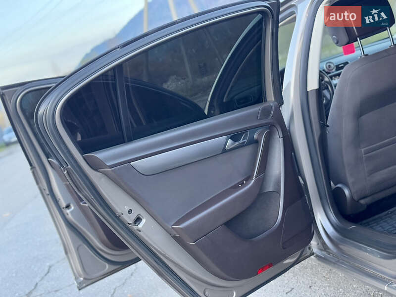 Седан Volkswagen Passat 2011 в Межгорье фото 57 Седан Volkswagen Passat 2011 в Межгорье
