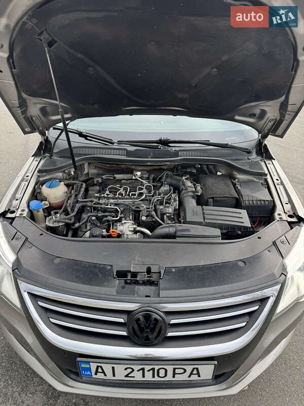 Седан Volkswagen Passat 2010 в Буче