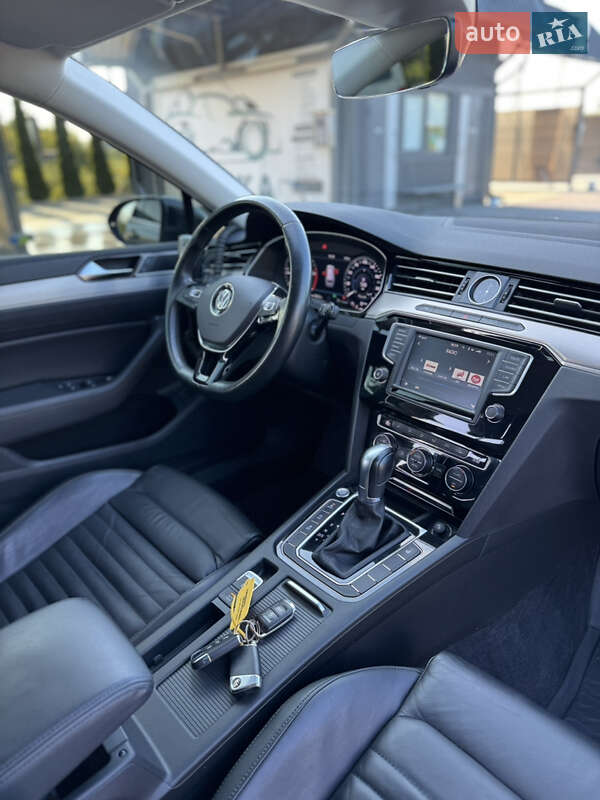 Универсал Volkswagen Passat 2017 в Почаеве