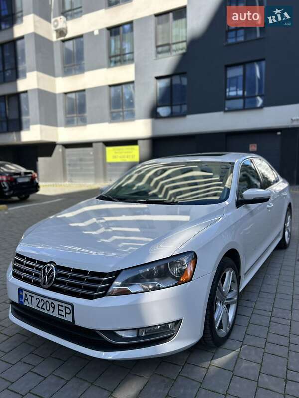 Седан Volkswagen Passat 2014 в Ивано-Франковске