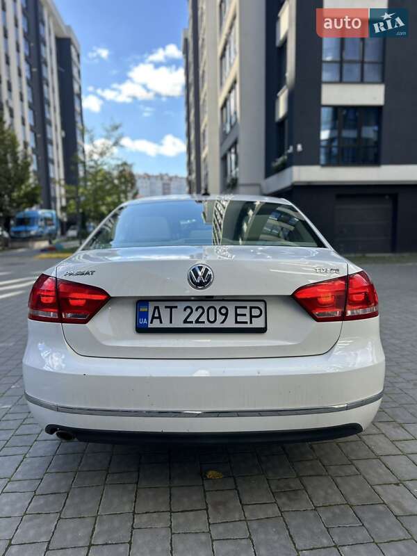 Седан Volkswagen Passat 2014 в Ивано-Франковске