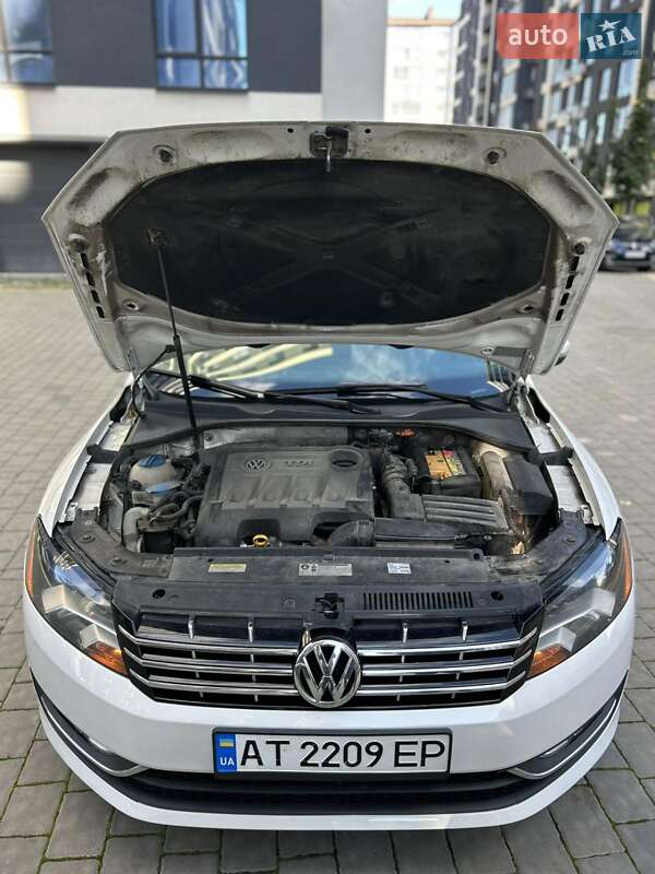 Седан Volkswagen Passat 2014 в Ивано-Франковске