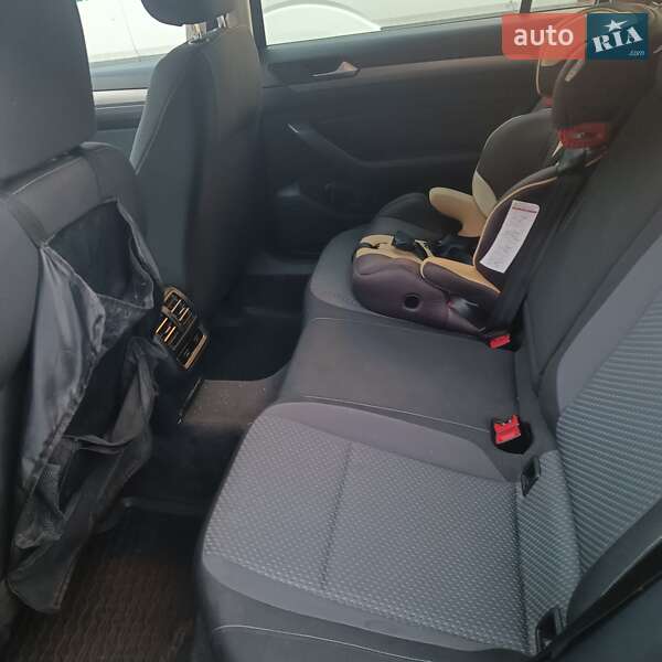 Универсал Volkswagen Passat 2015 в Львове