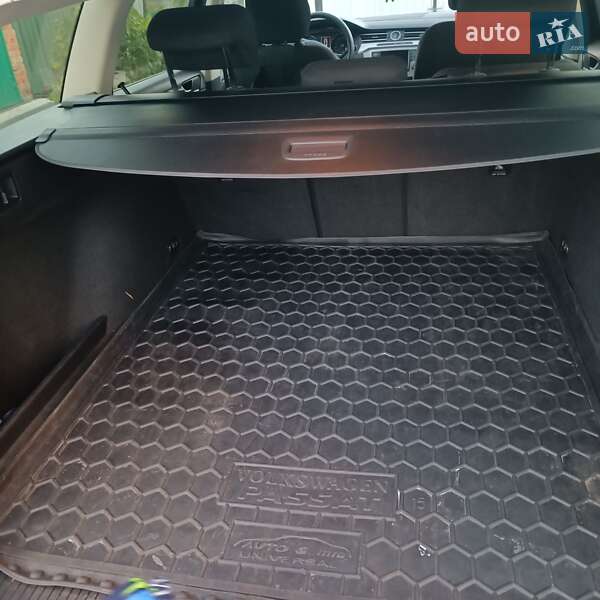 Универсал Volkswagen Passat 2015 в Львове