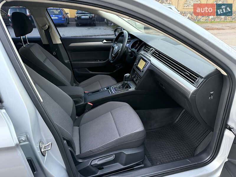 Универсал Volkswagen Passat 2016 в Луцке фото 20 Универсал Volkswagen Passat 2016 в Луцке