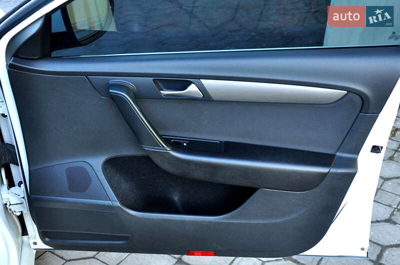 Универсал Volkswagen Passat 2011 в Львове фото 26 Универсал Volkswagen Passat 2011 в Львове