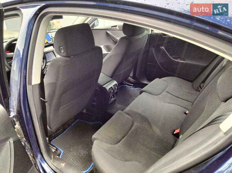 Седан Volkswagen Passat 2005 в Валках