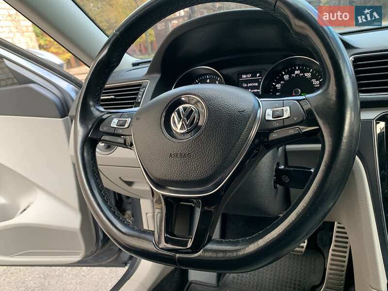 Седан Volkswagen Passat 2017 в Кривом Роге